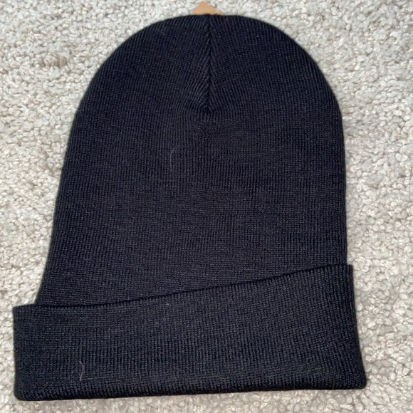 Beanie - Picture 3 of 4